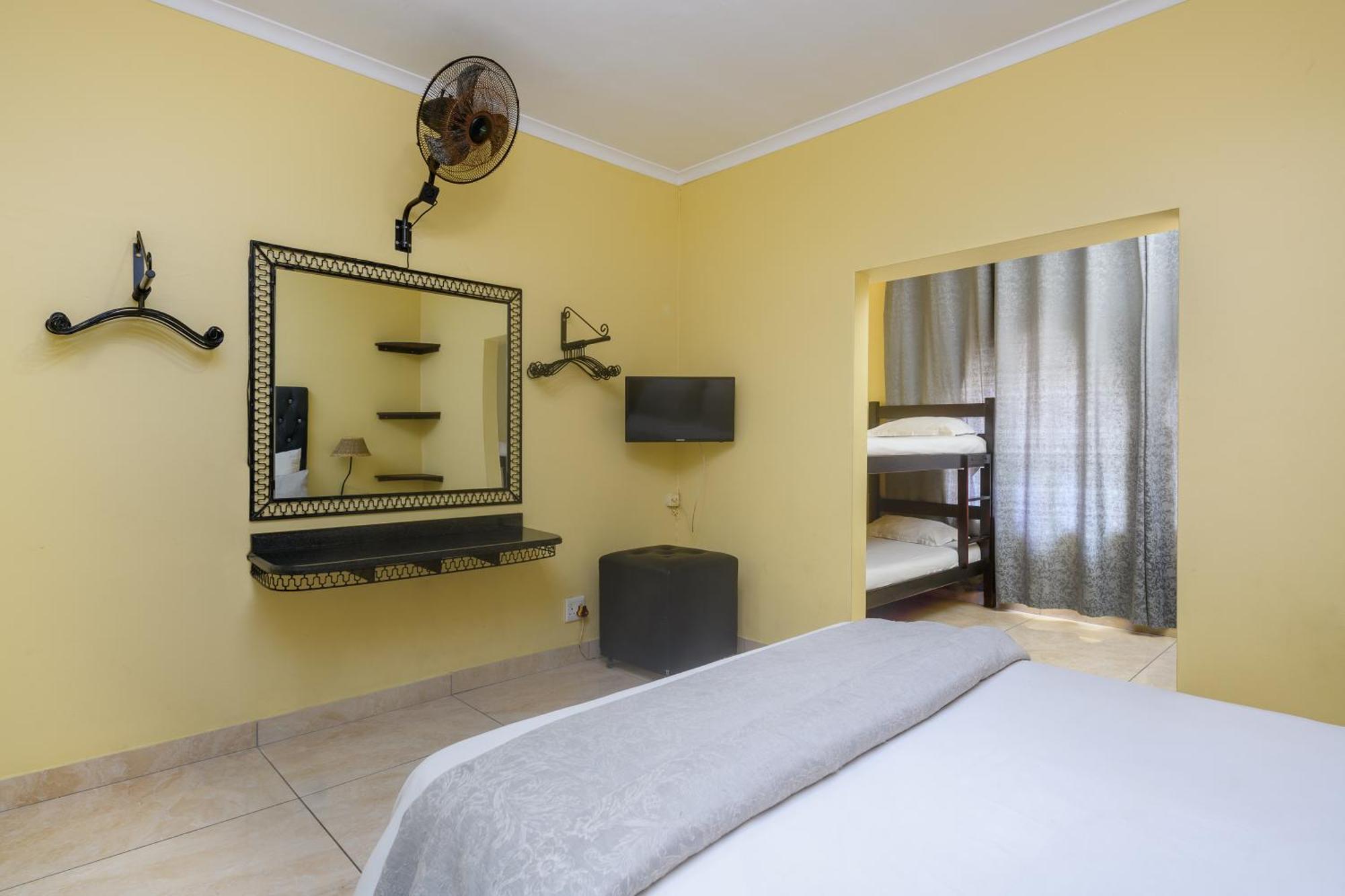 Ushaka Holiday Apartments Durban Room photo